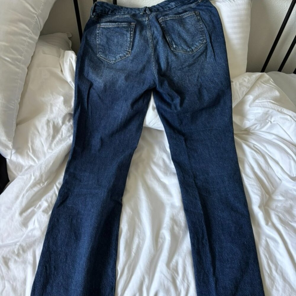 Good American Classic Slim Bootcut Jeans